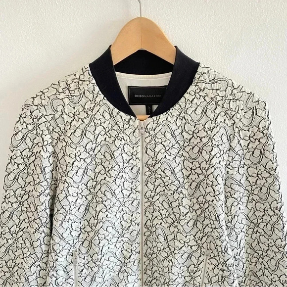 BCBGMaxAzria White and Black Lace Bomber Jacket Sz XS - Picture 3 of 9